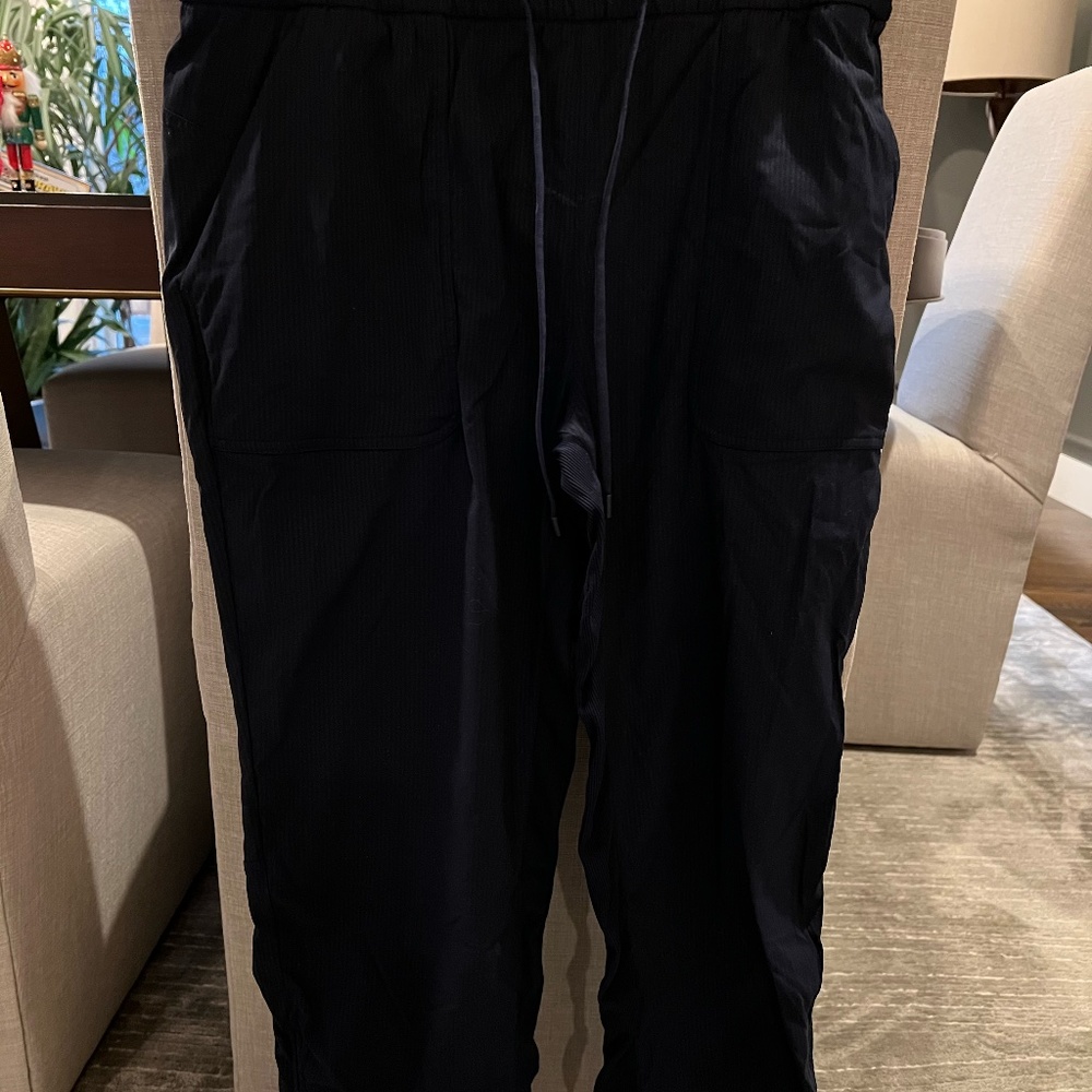 Lululemon Dance Studio Mid-Rise Cropped Pants Size 8